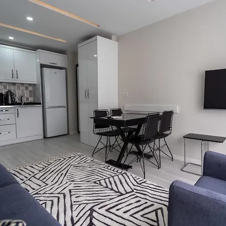 Comfortable Apartment With Central Location And Balcony Close To Beach In Muratpasa, Antalya Apartment