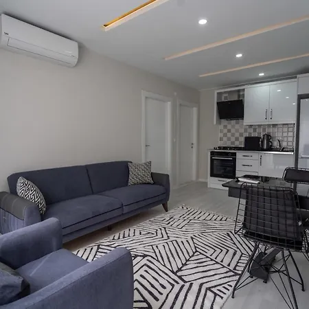 Comfortable Apartment With Central Location And Balcony Close To Beach In Muratpasa, Antalya Apartment